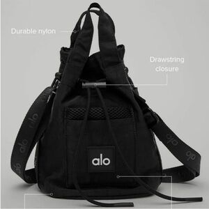 NWT Alo Yoga Utility Crossbody Bucket Bag